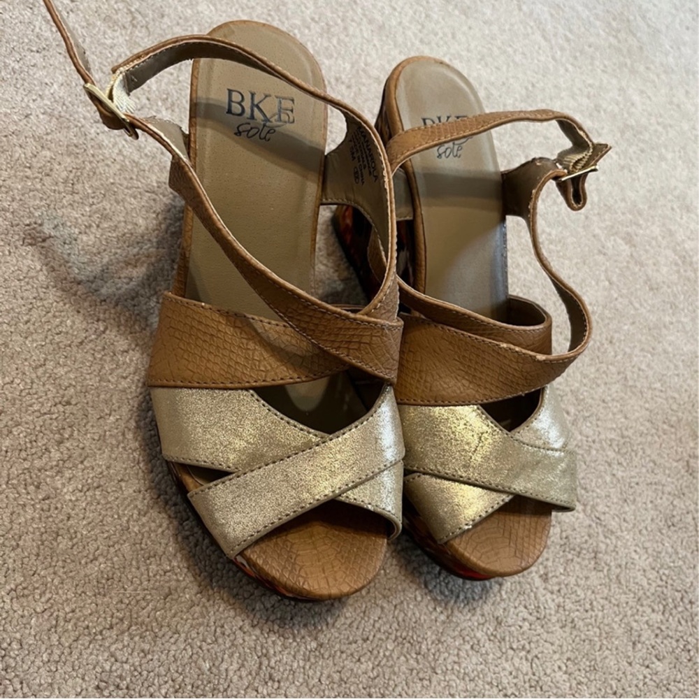 buckle platform sandals